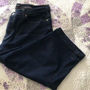 Lee Modern Series Midrise Dark Indigo capri Jeans